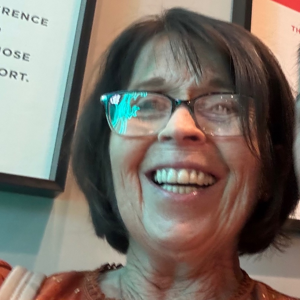 Meet your Posher, Laura